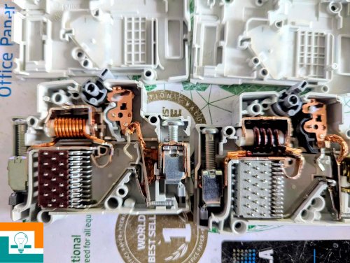 HAGER в корпусе 2-п 16Ампер начинка 40Ампер